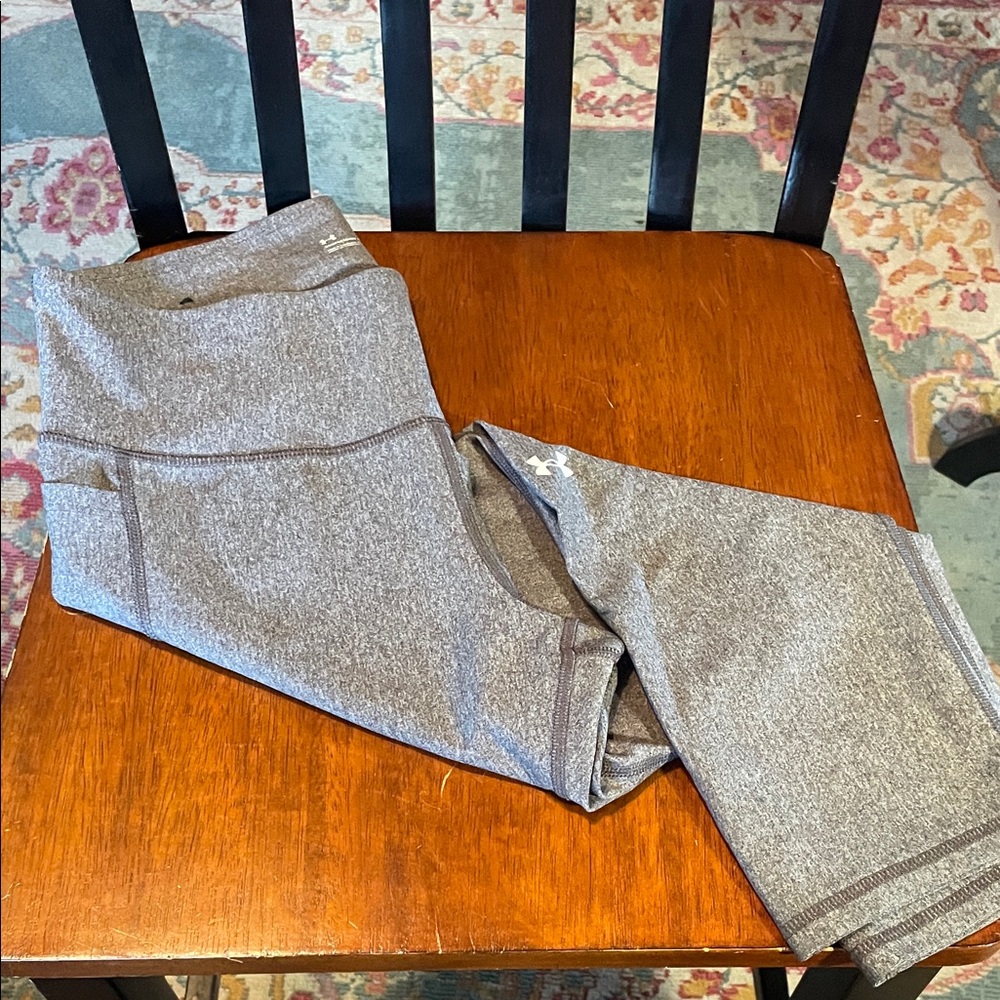 Under Armour Gray Women's Capris